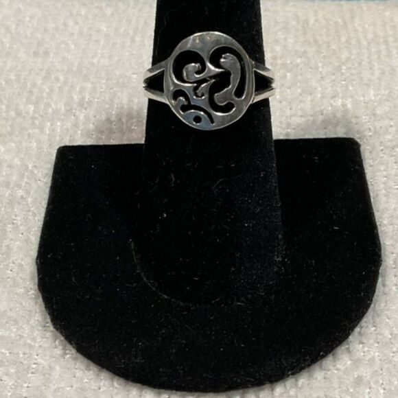 925 Silver Om Symbol Ring - Picture 1 of 6